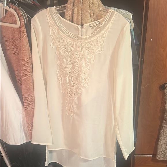 Eyeshadow Tops - Eyeshadow Cream Lace Blouse